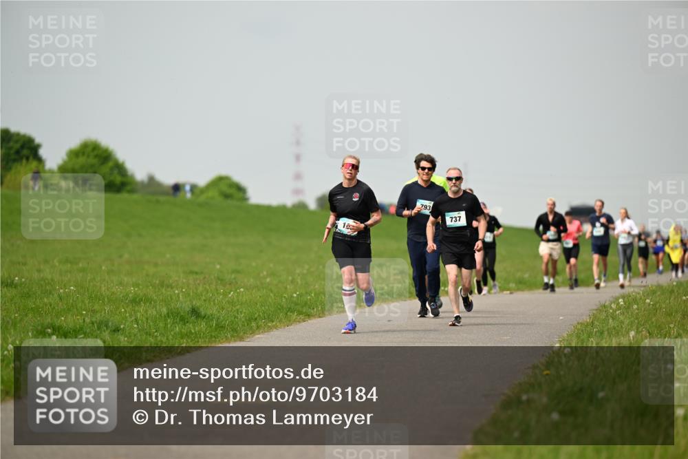 10.05.2026 - 8. Wedeler Halbmarathon Dr. Thomas Lammeyer http://msf.ph/oto/9703184 10.05.2026 11:49:55 Laufen 793, 737 meine-sportfotos.de