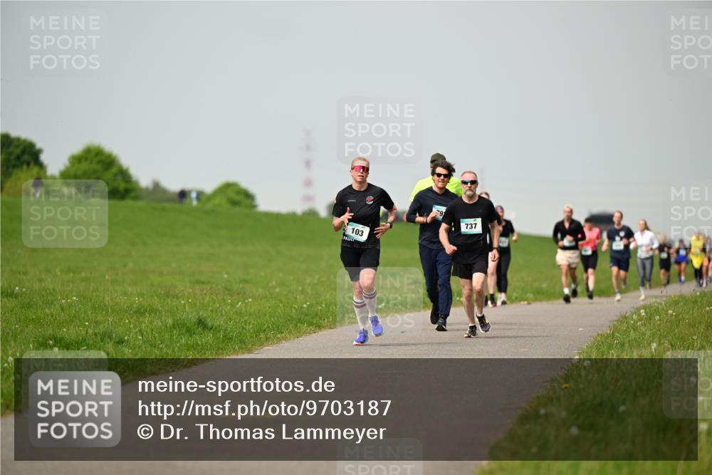 10.05.2026 - 8. Wedeler Halbmarathon Dr. Thomas Lammeyer http://msf.ph/oto/9703187 10.05.2026 11:49:55 Laufen 103, 391, 737 meine-sportfotos.de