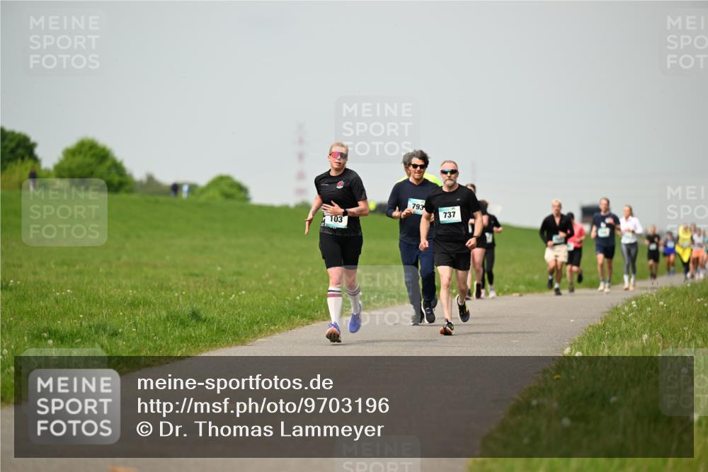 10.05.2026 - 8. Wedeler Halbmarathon Dr. Thomas Lammeyer http://msf.ph/oto/9703196 10.05.2026 11:49:56 Laufen 103, 793, 737 meine-sportfotos.de