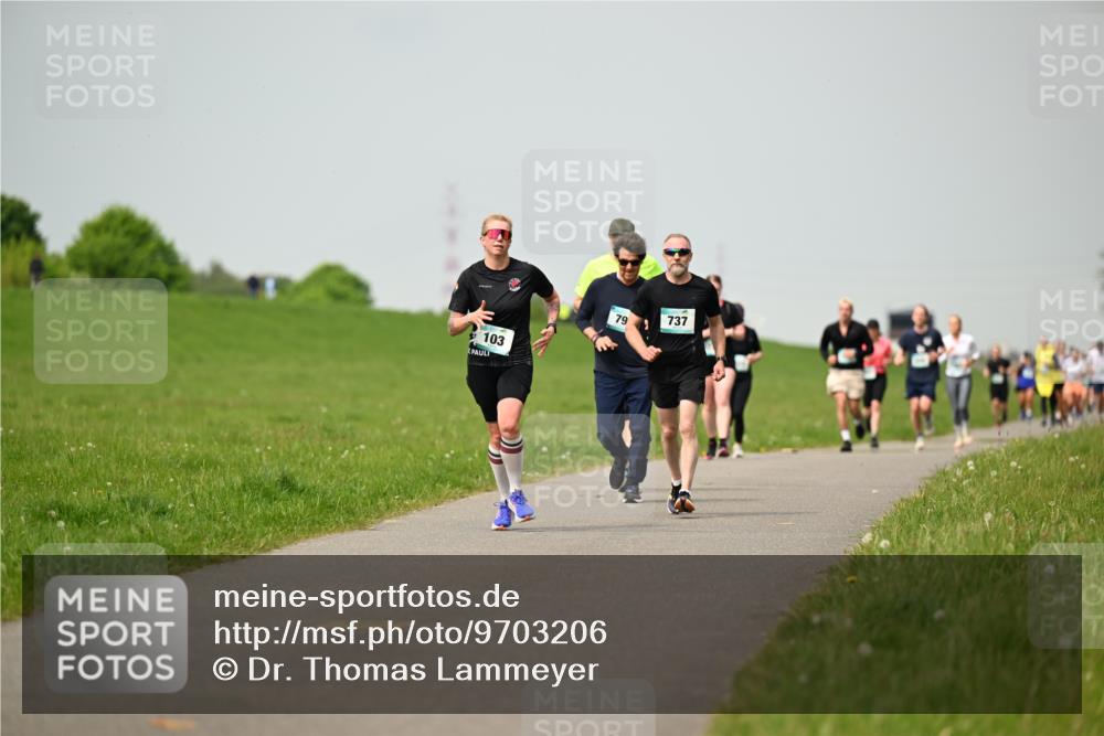10.05.2026 - 8. Wedeler Halbmarathon Dr. Thomas Lammeyer http://msf.ph/oto/9703206 10.05.2026 11:49:56 Laufen 103, 737 meine-sportfotos.de
