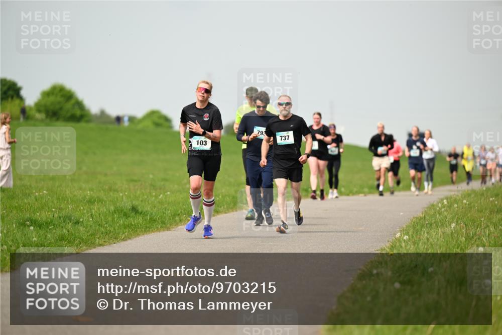 10.05.2026 - 8. Wedeler Halbmarathon Dr. Thomas Lammeyer http://msf.ph/oto/9703215 10.05.2026 11:49:57 Laufen 103, 793, 737 meine-sportfotos.de