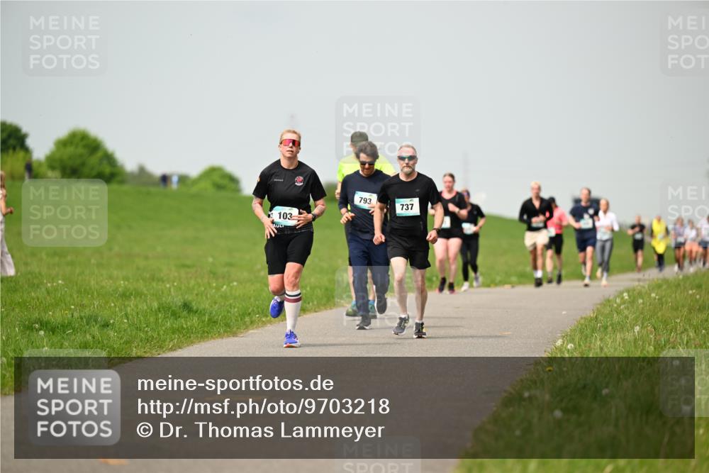 10.05.2026 - 8. Wedeler Halbmarathon Dr. Thomas Lammeyer http://msf.ph/oto/9703218 10.05.2026 11:49:57 Laufen 103, 793, 737 meine-sportfotos.de