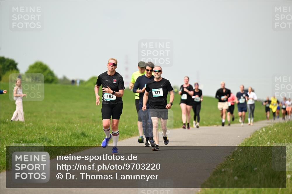 10.05.2026 - 8. Wedeler Halbmarathon Dr. Thomas Lammeyer http://msf.ph/oto/9703220 10.05.2026 11:49:58 Laufen 103, 737 meine-sportfotos.de