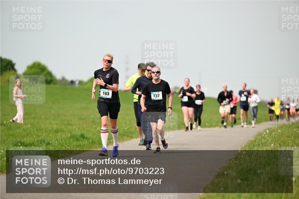 10.05.2026 - 8. Wedeler Halbmarathon Dr. Thomas Lammeyer http://msf.ph/oto/9703223 10.05.2026 11:49:58 Laufen 103, 737 meine-sportfotos.de