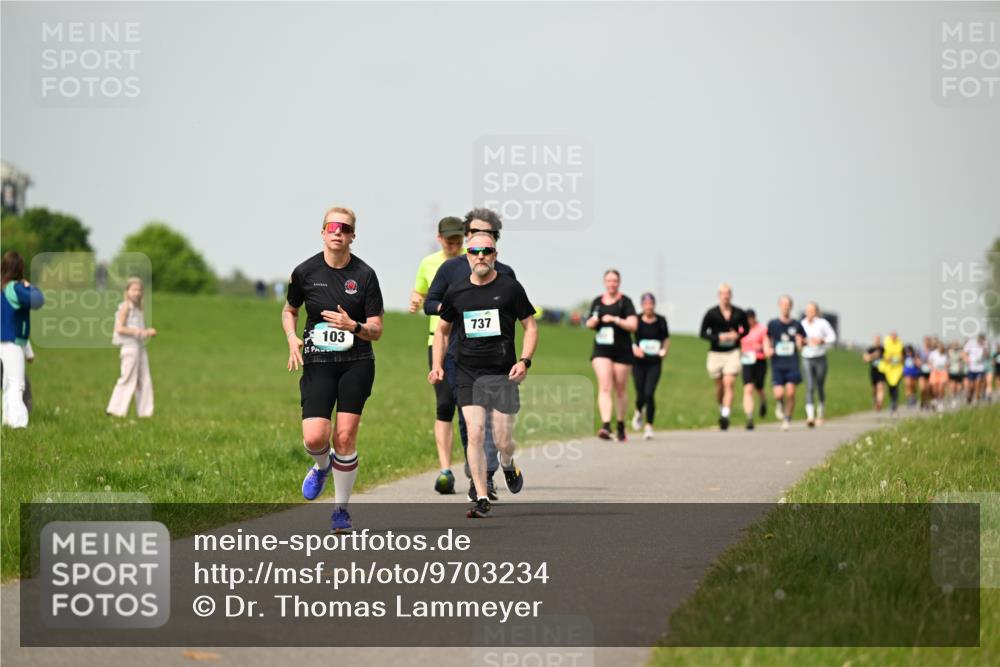 10.05.2026 - 8. Wedeler Halbmarathon Dr. Thomas Lammeyer http://msf.ph/oto/9703234 10.05.2026 11:49:59 Laufen 103, 737 meine-sportfotos.de