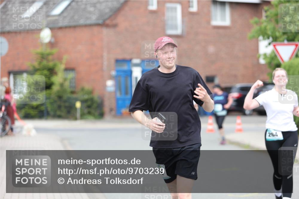 10.05.2026 - 8. Wedeler Halbmarathon Andreas Tolksdorf http://msf.ph/oto/9703239 10.05.2026 10:29:47 Laufen 264 meine-sportfotos.de