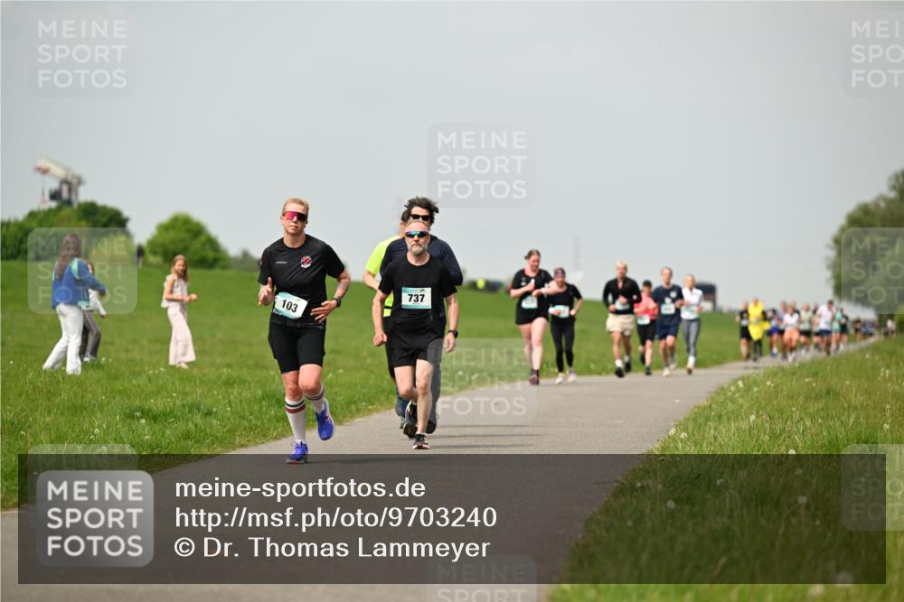 10.05.2026 - 8. Wedeler Halbmarathon Dr. Thomas Lammeyer http://msf.ph/oto/9703240 10.05.2026 11:49:59 Laufen 103, 737 meine-sportfotos.de