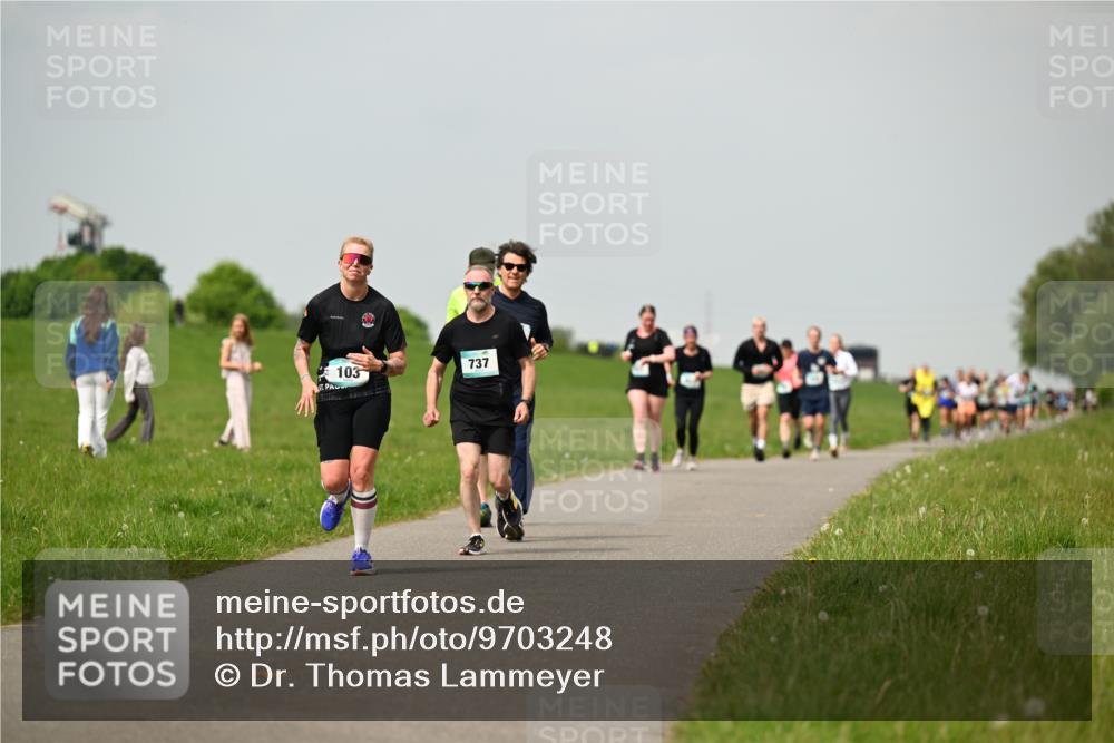 10.05.2026 - 8. Wedeler Halbmarathon Dr. Thomas Lammeyer http://msf.ph/oto/9703248 10.05.2026 11:49:59 Laufen 103, 737 meine-sportfotos.de