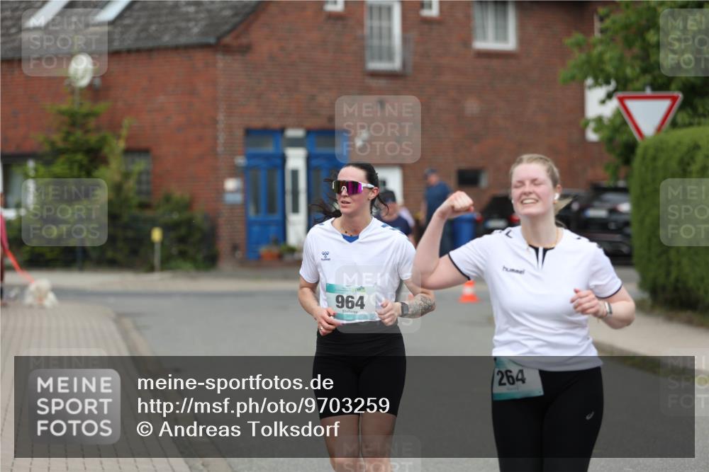 10.05.2026 - 8. Wedeler Halbmarathon Andreas Tolksdorf http://msf.ph/oto/9703259 10.05.2026 10:29:48 Laufen 964, 264 meine-sportfotos.de