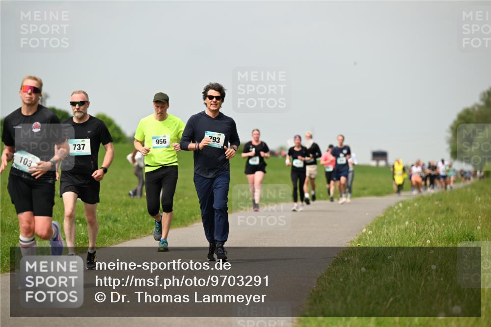 10.05.2026 - 8. Wedeler Halbmarathon Dr. Thomas Lammeyer http://msf.ph/oto/9703291 10.05.2026 11:50:02 Laufen 103, 793, 956, 737 meine-sportfotos.de