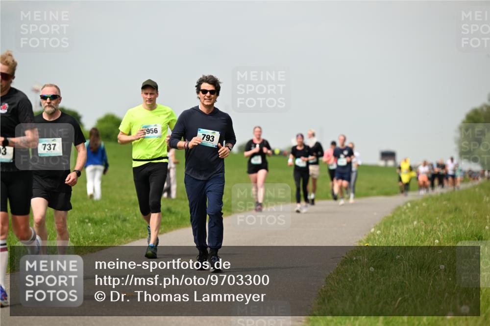 10.05.2026 - 8. Wedeler Halbmarathon Dr. Thomas Lammeyer http://msf.ph/oto/9703300 10.05.2026 11:50:03 Laufen 737, 956, 793 meine-sportfotos.de