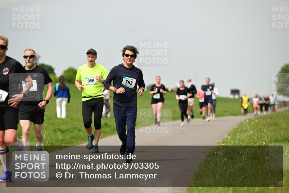 10.05.2026 - 8. Wedeler Halbmarathon Dr. Thomas Lammeyer http://msf.ph/oto/9703305 10.05.2026 11:50:03 Laufen 956, 793 meine-sportfotos.de