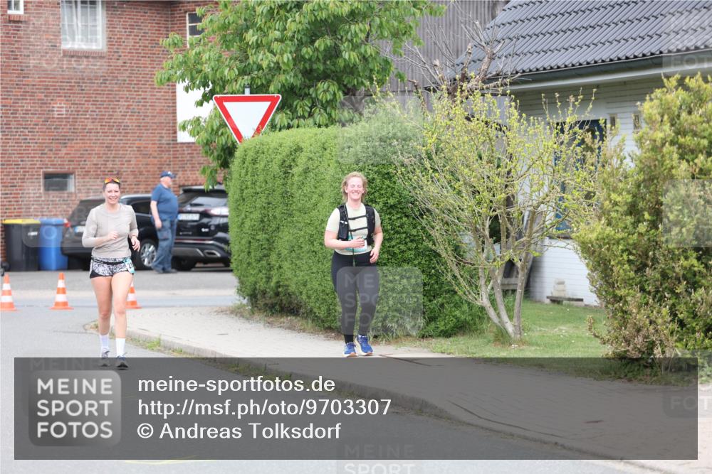 10.05.2026 - 8. Wedeler Halbmarathon Andreas Tolksdorf http://msf.ph/oto/9703307 10.05.2026 10:30:14 Laufen  meine-sportfotos.de