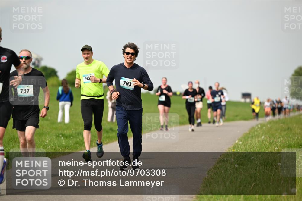 10.05.2026 - 8. Wedeler Halbmarathon Dr. Thomas Lammeyer http://msf.ph/oto/9703308 10.05.2026 11:50:03 Laufen 737, 793 meine-sportfotos.de