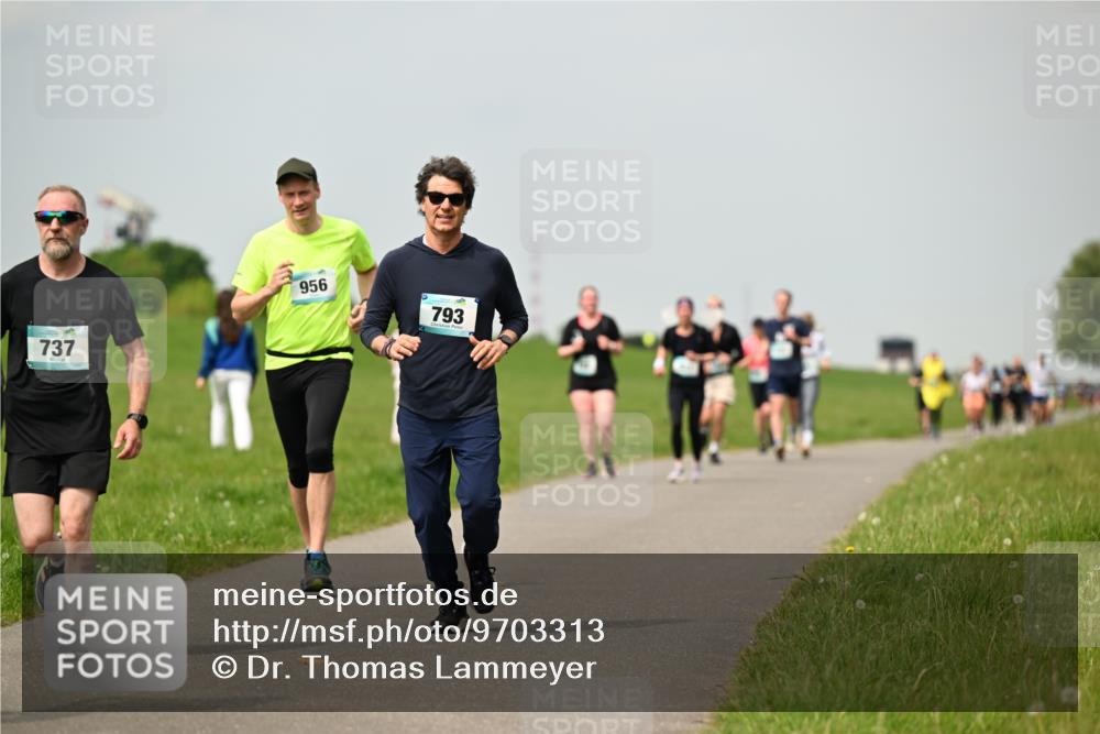 10.05.2026 - 8. Wedeler Halbmarathon Dr. Thomas Lammeyer http://msf.ph/oto/9703313 10.05.2026 11:50:03 Laufen 737, 956, 793 meine-sportfotos.de