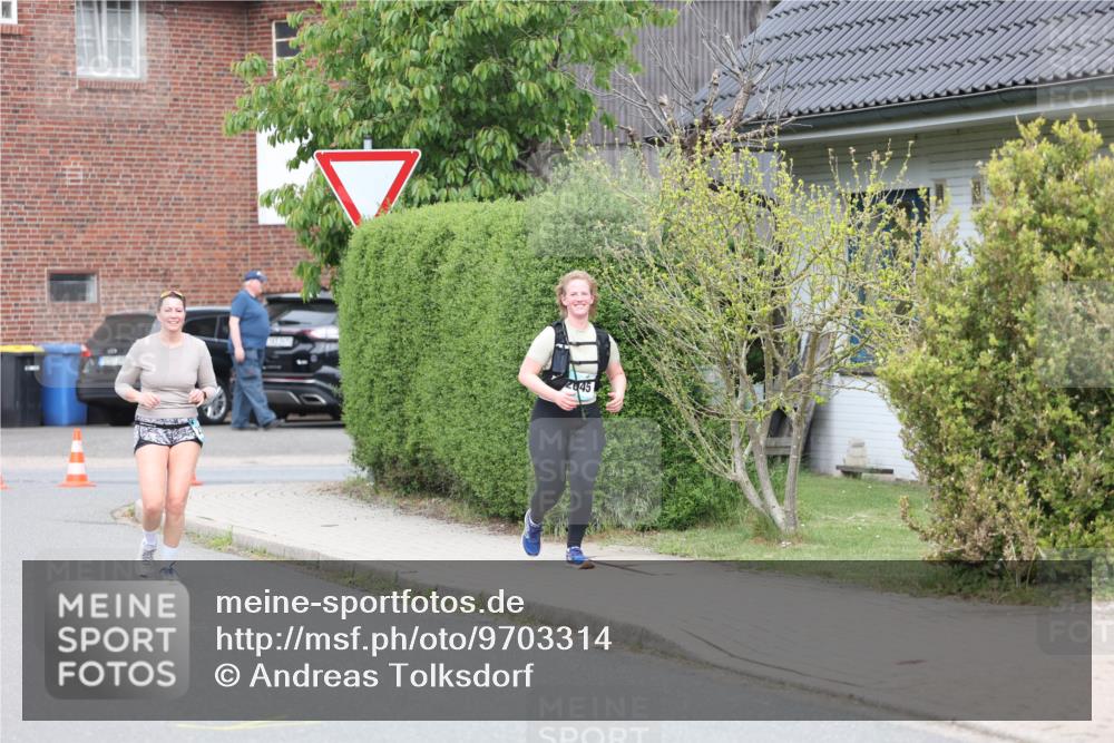 10.05.2026 - 8. Wedeler Halbmarathon Andreas Tolksdorf http://msf.ph/oto/9703314 10.05.2026 10:30:14 Laufen 2045 meine-sportfotos.de