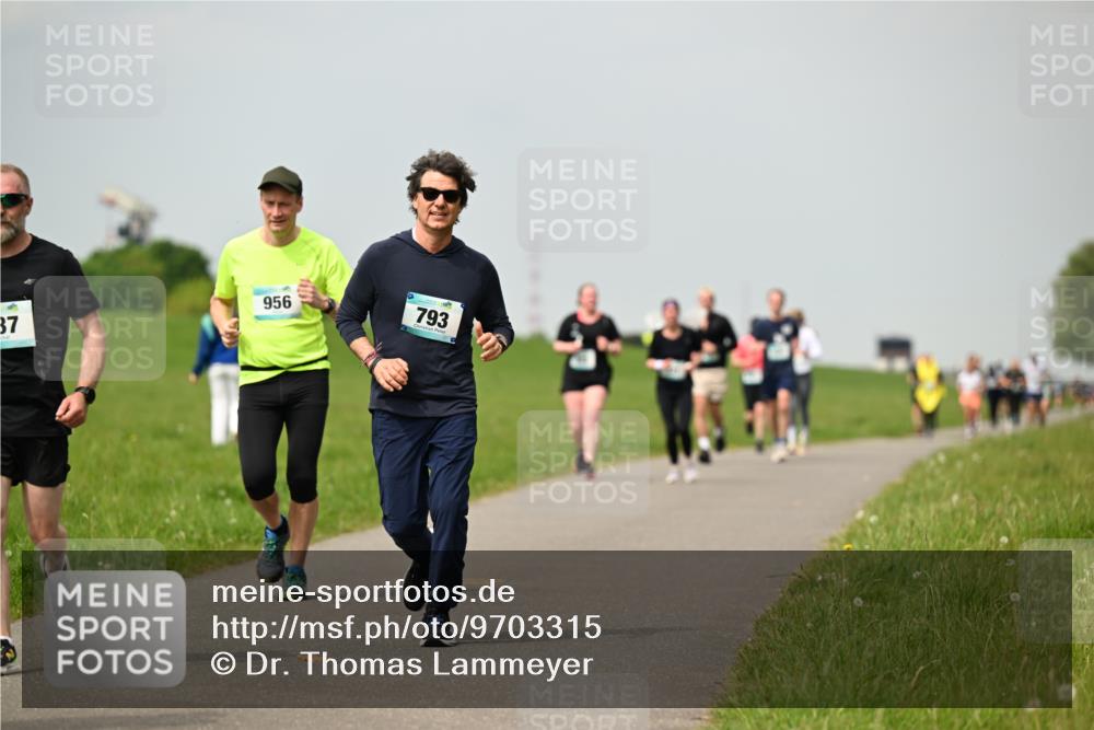 10.05.2026 - 8. Wedeler Halbmarathon Dr. Thomas Lammeyer http://msf.ph/oto/9703315 10.05.2026 11:50:04 Laufen 956, 793 meine-sportfotos.de