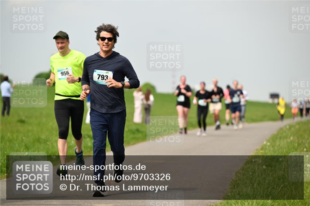 10.05.2026 - 8. Wedeler Halbmarathon Dr. Thomas Lammeyer http://msf.ph/oto/9703326 10.05.2026 11:50:05 Laufen 956, 793 meine-sportfotos.de