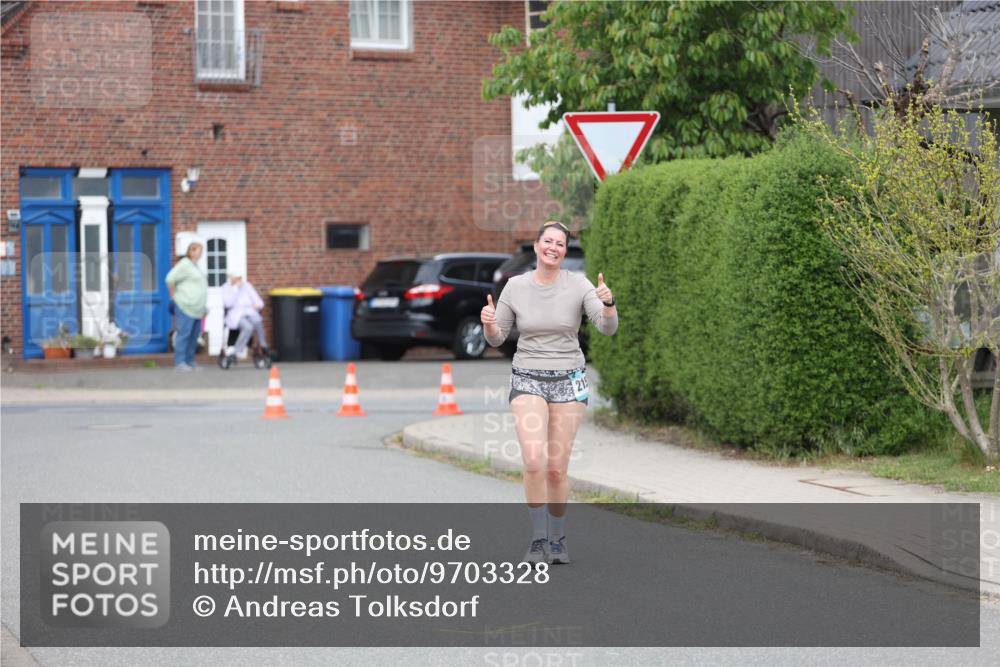 10.05.2026 - 8. Wedeler Halbmarathon Andreas Tolksdorf http://msf.ph/oto/9703328 10.05.2026 10:30:16 Laufen 215 meine-sportfotos.de