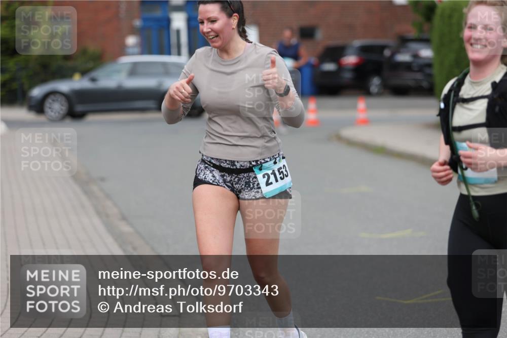 10.05.2026 - 8. Wedeler Halbmarathon Andreas Tolksdorf http://msf.ph/oto/9703343 10.05.2026 10:30:21 Laufen 2153 meine-sportfotos.de