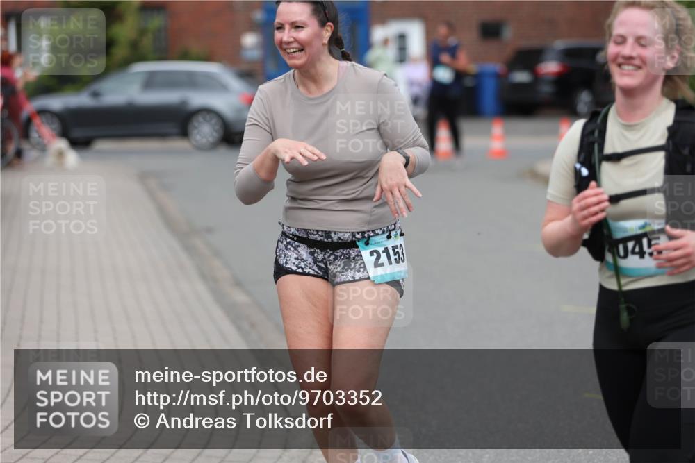 10.05.2026 - 8. Wedeler Halbmarathon Andreas Tolksdorf http://msf.ph/oto/9703352 10.05.2026 10:30:21 Laufen 2153, 045 meine-sportfotos.de