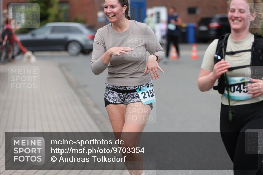 10.05.2026 - 8. Wedeler Halbmarathon Andreas Tolksdorf http://msf.ph/oto/9703354 10.05.2026 10:30:21 Laufen 2153, 045 meine-sportfotos.de
