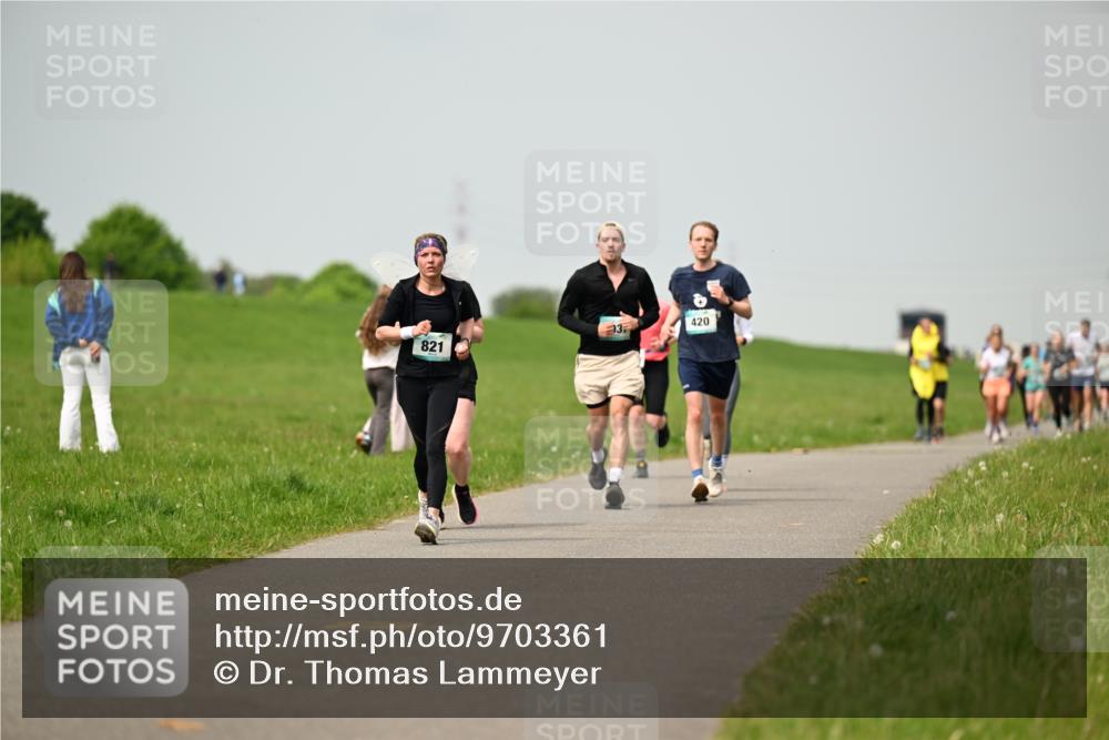 10.05.2026 - 8. Wedeler Halbmarathon Dr. Thomas Lammeyer http://msf.ph/oto/9703361 10.05.2026 11:50:07 Laufen 420, 821 meine-sportfotos.de