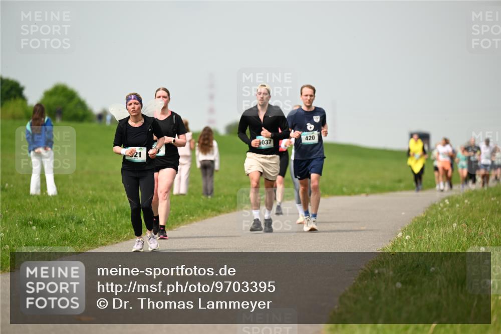 10.05.2026 - 8. Wedeler Halbmarathon Dr. Thomas Lammeyer http://msf.ph/oto/9703395 10.05.2026 11:50:09 Laufen 037, 420 meine-sportfotos.de