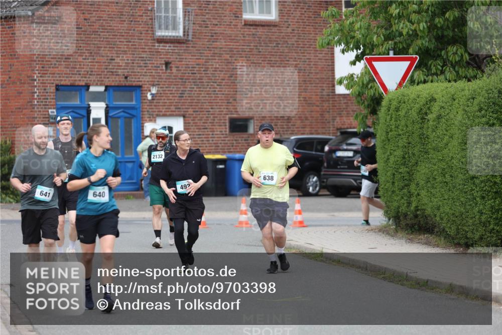 10.05.2026 - 8. Wedeler Halbmarathon Andreas Tolksdorf http://msf.ph/oto/9703398 10.05.2026 10:30:33 Laufen 641, 640, 2132, 492, 638 meine-sportfotos.de