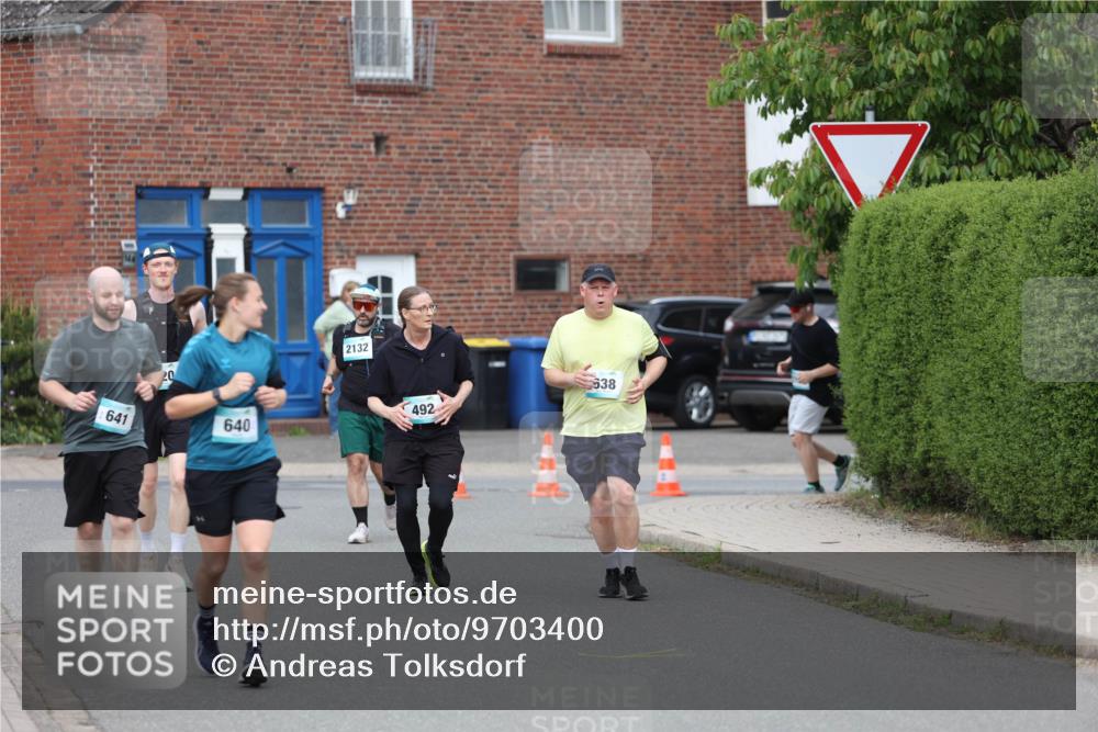 10.05.2026 - 8. Wedeler Halbmarathon Andreas Tolksdorf http://msf.ph/oto/9703400 10.05.2026 10:30:33 Laufen 641, 20, 640, 2132, 492, 538 meine-sportfotos.de