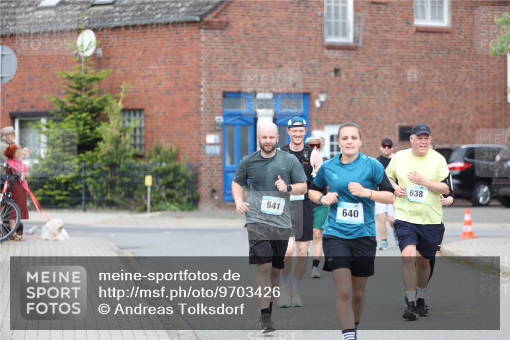 10.05.2026 - 8. Wedeler Halbmarathon Andreas Tolksdorf http://msf.ph/oto/9703426 10.05.2026 10:30:35 Laufen 641, 640, 638 meine-sportfotos.de