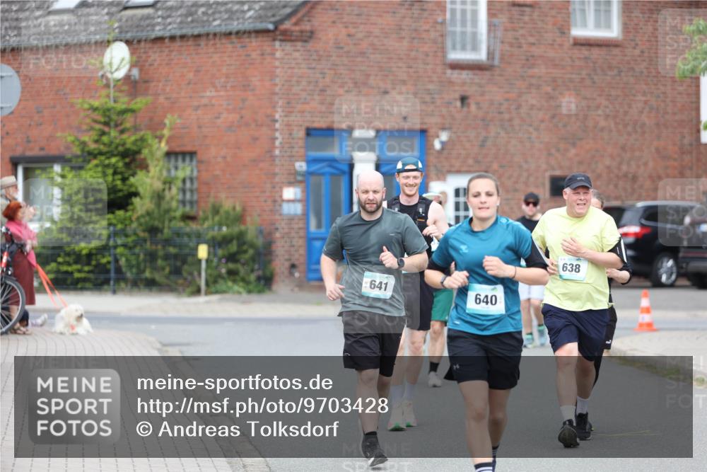10.05.2026 - 8. Wedeler Halbmarathon Andreas Tolksdorf http://msf.ph/oto/9703428 10.05.2026 10:30:35 Laufen 641, 640, 638 meine-sportfotos.de
