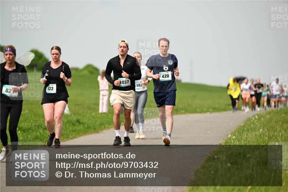 10.05.2026 - 8. Wedeler Halbmarathon Dr. Thomas Lammeyer http://msf.ph/oto/9703432 10.05.2026 11:50:11 Laufen 522, 1037, 482, 420 meine-sportfotos.de
