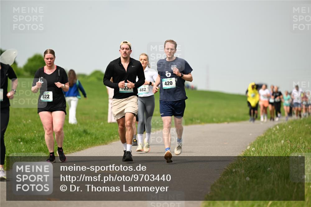 10.05.2026 - 8. Wedeler Halbmarathon Dr. Thomas Lammeyer http://msf.ph/oto/9703440 10.05.2026 11:50:11 Laufen 420, 522, 482 meine-sportfotos.de