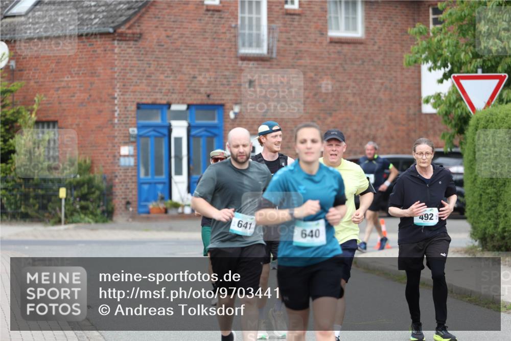 10.05.2026 - 8. Wedeler Halbmarathon Andreas Tolksdorf http://msf.ph/oto/9703441 10.05.2026 10:30:36 Laufen 492, 641, 640 meine-sportfotos.de
