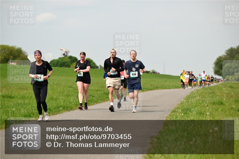 10.05.2026 - 8. Wedeler Halbmarathon Dr. Thomas Lammeyer http://msf.ph/oto/9703455 10.05.2026 11:50:13 Laufen 1037, 522, 420, 821 meine-sportfotos.de