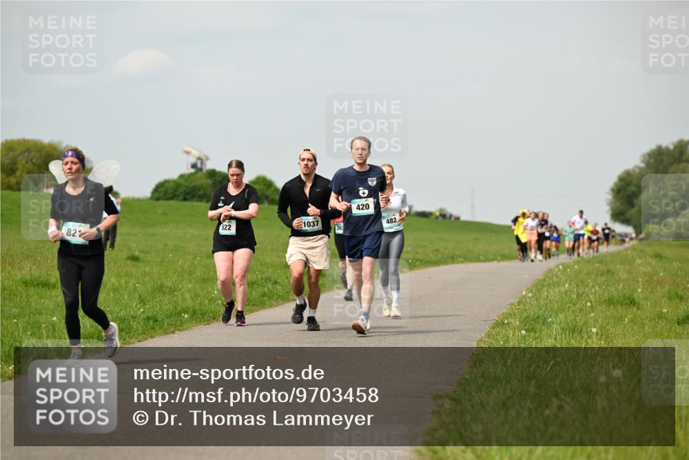 10.05.2026 - 8. Wedeler Halbmarathon Dr. Thomas Lammeyer http://msf.ph/oto/9703458 10.05.2026 11:50:13 Laufen 522, 1037, 202, 420, 482 meine-sportfotos.de