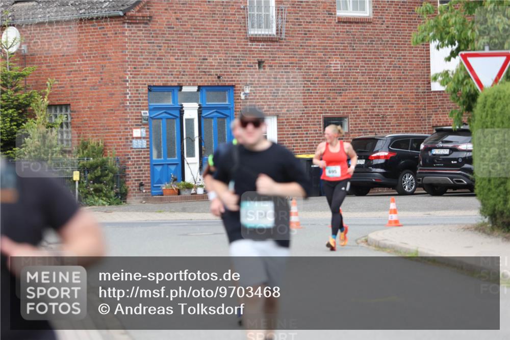 10.05.2026 - 8. Wedeler Halbmarathon Andreas Tolksdorf http://msf.ph/oto/9703468 10.05.2026 10:30:44 Laufen 695, 1976, 2670 meine-sportfotos.de