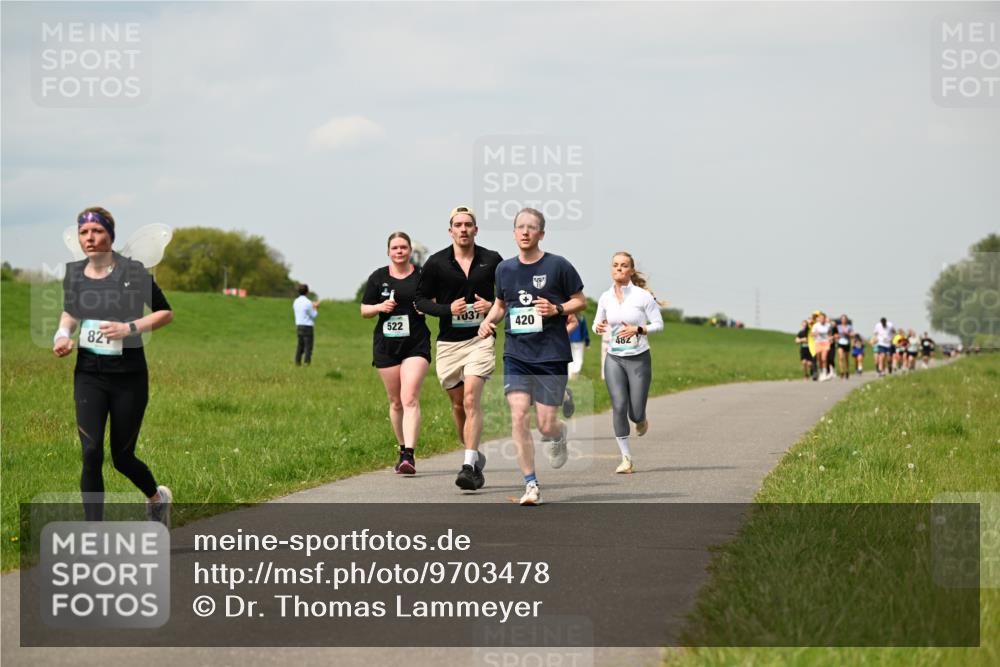 10.05.2026 - 8. Wedeler Halbmarathon Dr. Thomas Lammeyer http://msf.ph/oto/9703478 10.05.2026 11:50:14 Laufen 037, 827, 522, 420, 482 meine-sportfotos.de