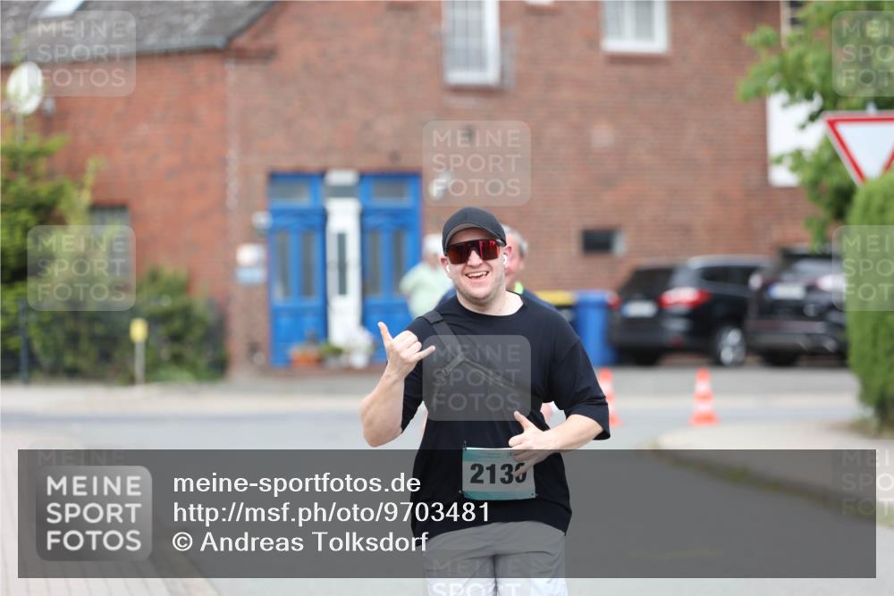 10.05.2026 - 8. Wedeler Halbmarathon Andreas Tolksdorf http://msf.ph/oto/9703481 10.05.2026 10:30:45 Laufen 2130 meine-sportfotos.de
