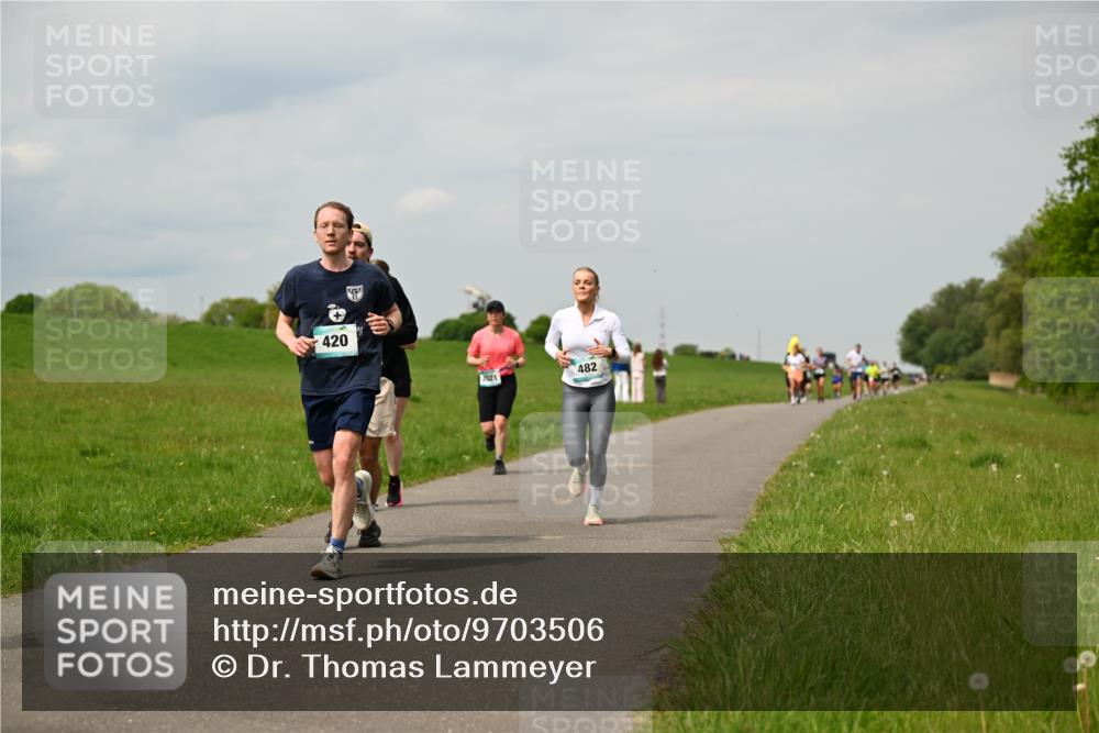 10.05.2026 - 8. Wedeler Halbmarathon Dr. Thomas Lammeyer http://msf.ph/oto/9703506 10.05.2026 11:50:16 Laufen 420, 2021, 482 meine-sportfotos.de