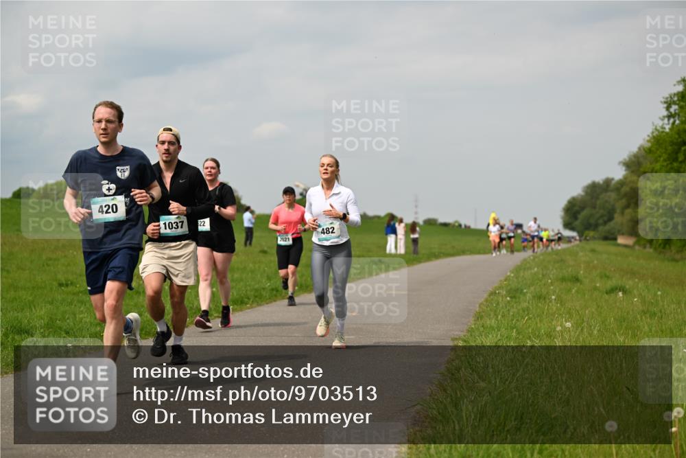 10.05.2026 - 8. Wedeler Halbmarathon Dr. Thomas Lammeyer http://msf.ph/oto/9703513 10.05.2026 11:50:17 Laufen 420, 1037, 2021, 482 meine-sportfotos.de