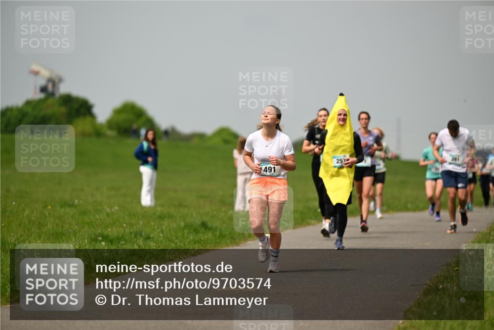 10.05.2026 - 8. Wedeler Halbmarathon Dr. Thomas Lammeyer http://msf.ph/oto/9703574 10.05.2026 11:50:27 Laufen 252, 201, 491 meine-sportfotos.de