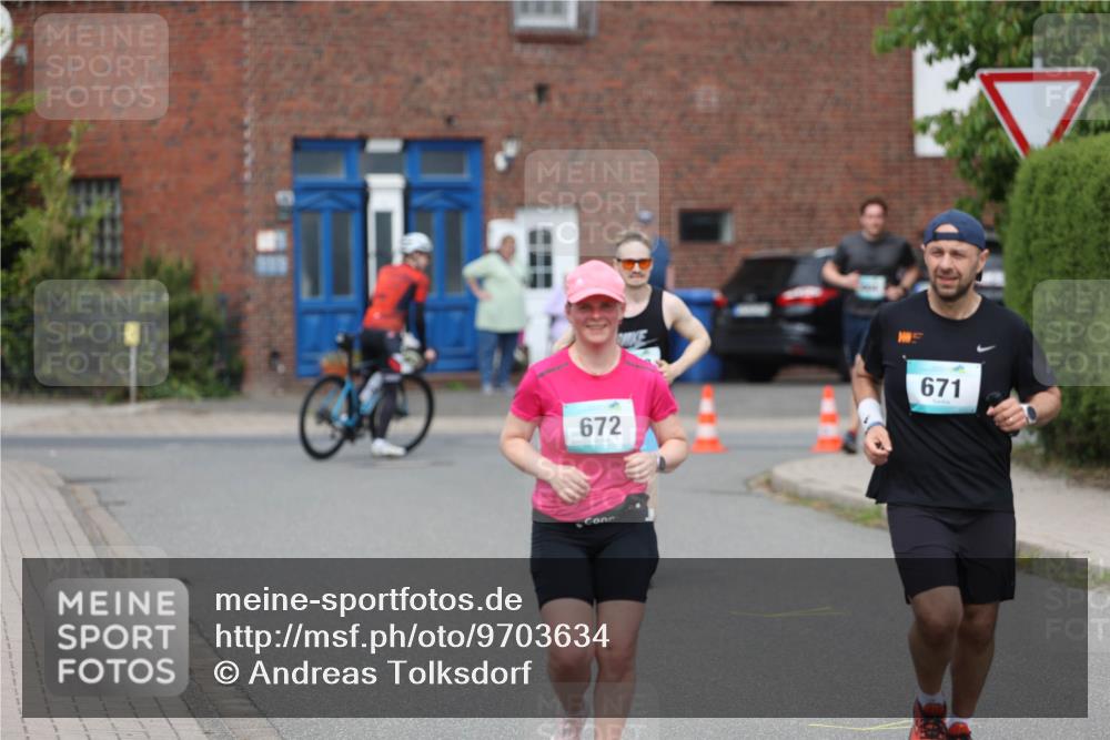 10.05.2026 - 8. Wedeler Halbmarathon Andreas Tolksdorf http://msf.ph/oto/9703634 10.05.2026 10:31:34 Laufen 672, 671 meine-sportfotos.de