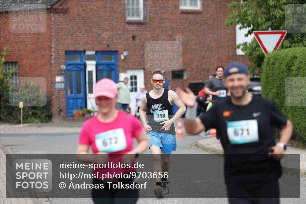 10.05.2026 - 8. Wedeler Halbmarathon Andreas Tolksdorf http://msf.ph/oto/9703656 10.05.2026 10:31:35 Laufen 672, 748, 304, 671 meine-sportfotos.de