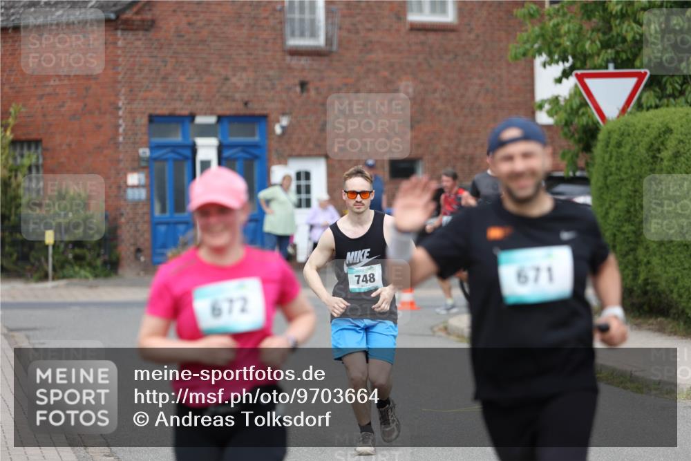 10.05.2026 - 8. Wedeler Halbmarathon Andreas Tolksdorf http://msf.ph/oto/9703664 10.05.2026 10:31:35 Laufen 672, 748, 671 meine-sportfotos.de