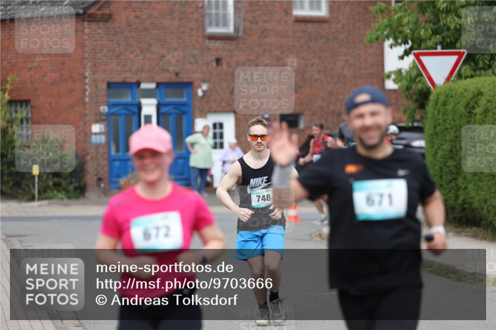 10.05.2026 - 8. Wedeler Halbmarathon Andreas Tolksdorf http://msf.ph/oto/9703666 10.05.2026 10:31:35 Laufen 672, 748, 671 meine-sportfotos.de