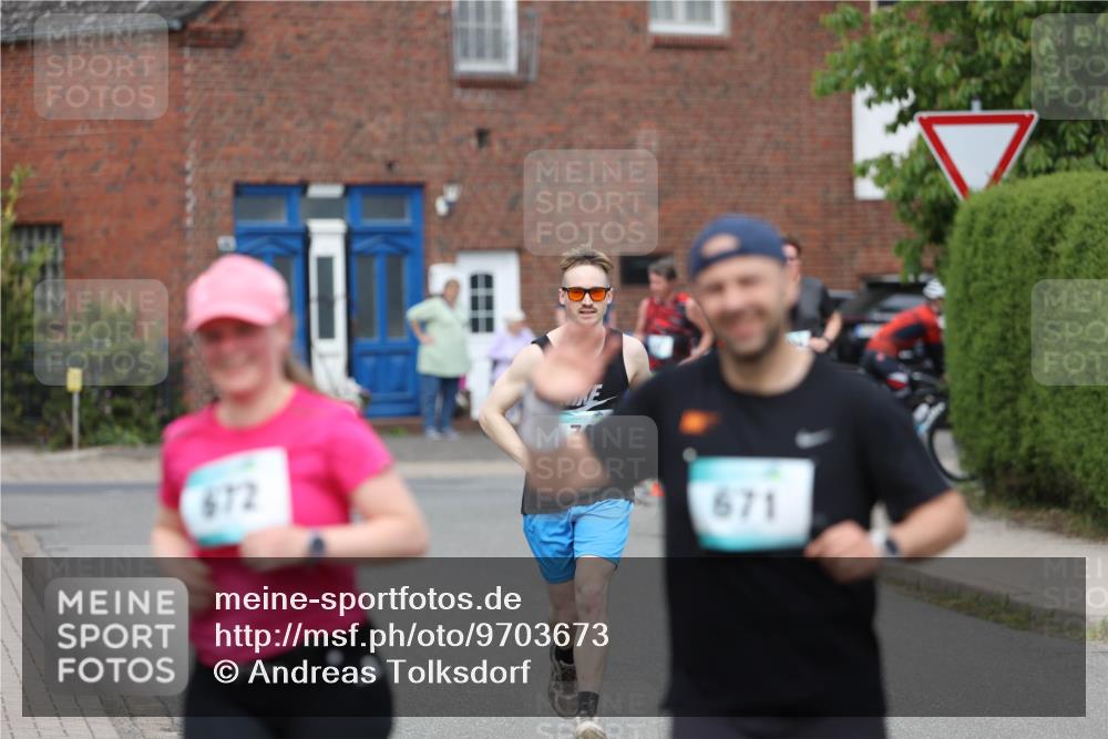 10.05.2026 - 8. Wedeler Halbmarathon Andreas Tolksdorf http://msf.ph/oto/9703673 10.05.2026 10:31:36 Laufen 672, 671 meine-sportfotos.de