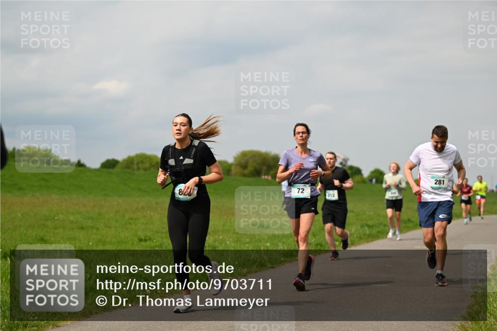 10.05.2026 - 8. Wedeler Halbmarathon Dr. Thomas Lammeyer http://msf.ph/oto/9703711 10.05.2026 11:50:37 Laufen 212, 281 meine-sportfotos.de