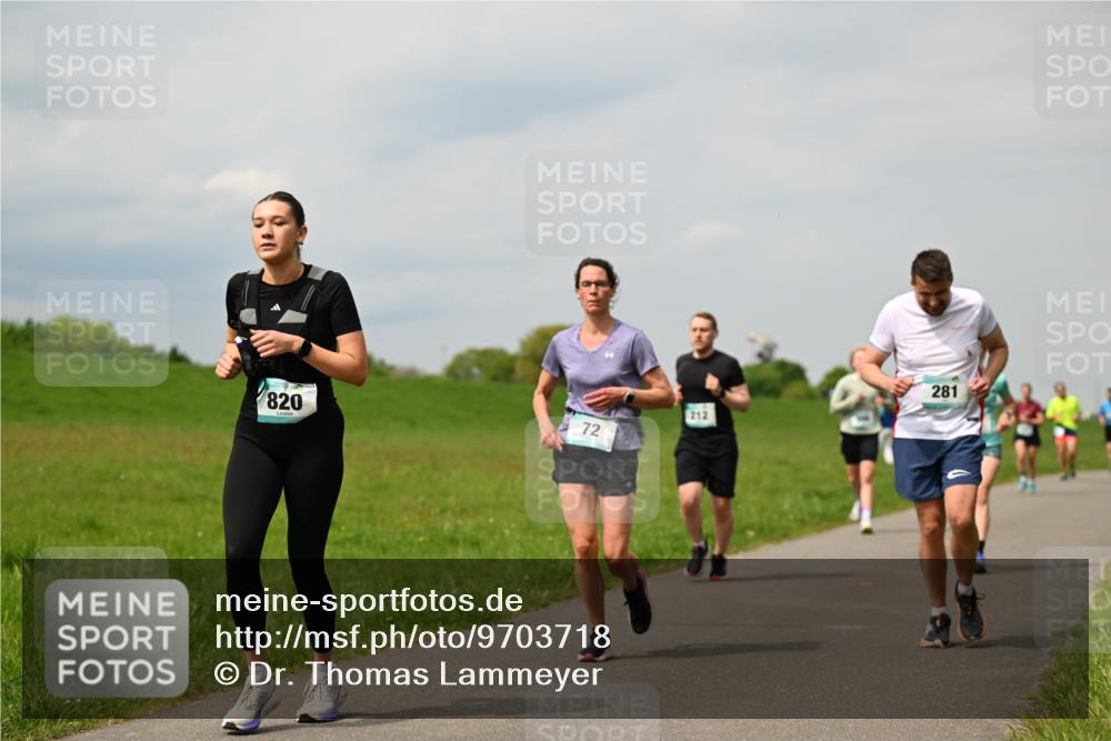 10.05.2026 - 8. Wedeler Halbmarathon Dr. Thomas Lammeyer http://msf.ph/oto/9703718 10.05.2026 11:50:37 Laufen 820, 212, 281 meine-sportfotos.de